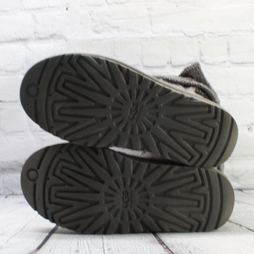 UGG Australia Gray Knitted Buttons Mid-Calf Classic Cardy Boots Size 6 M - Picture 9 of 9